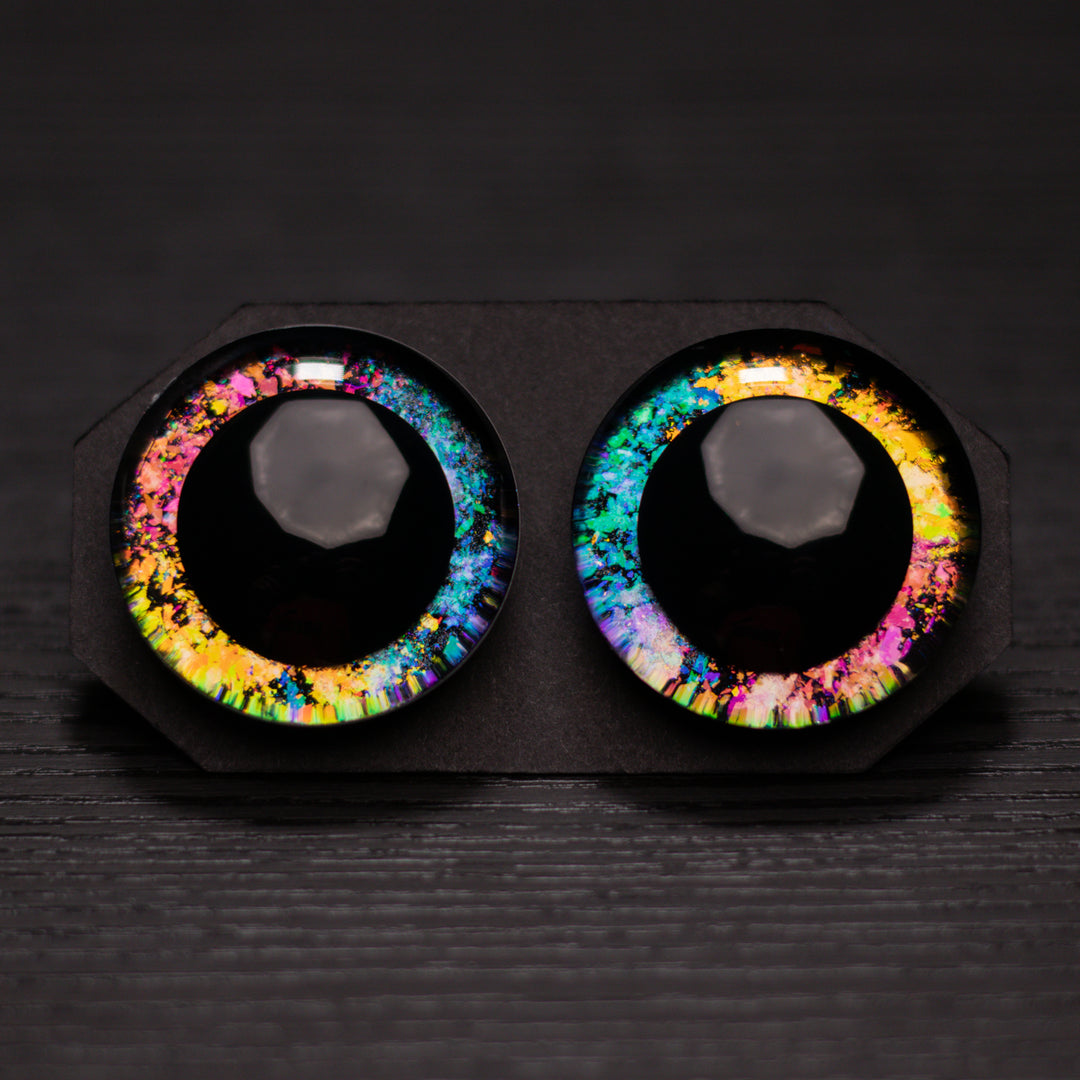 Prismatic safety eyes | Hand-painted